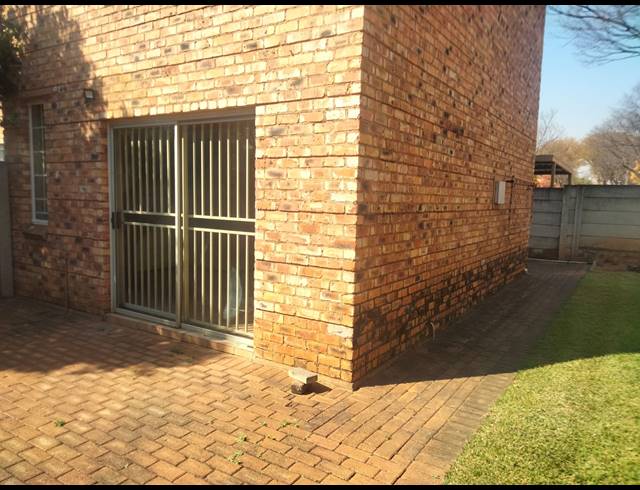 2 BEDROOM TOWNHOUSE FOR SALE IN SONNEGLANS